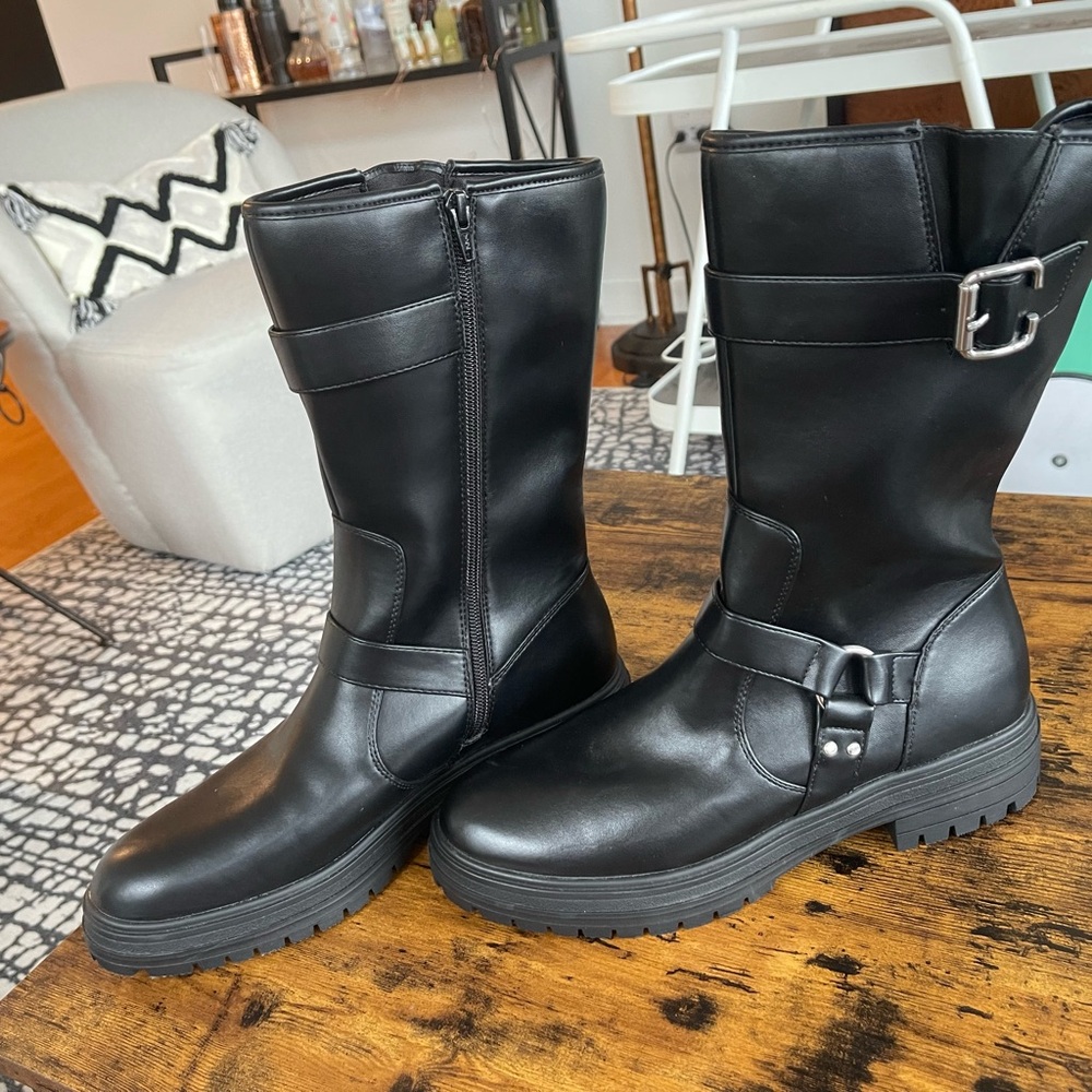 Never worn black moto boots women’s 9.5